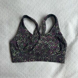 Lululemon sports bra size 6